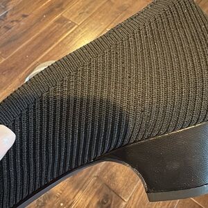 Black Comfortview low pumps 9.5